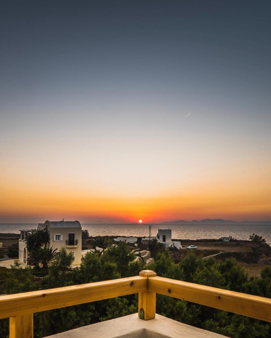 Ecoxenia Aparthotel Иа Екстериор снимка